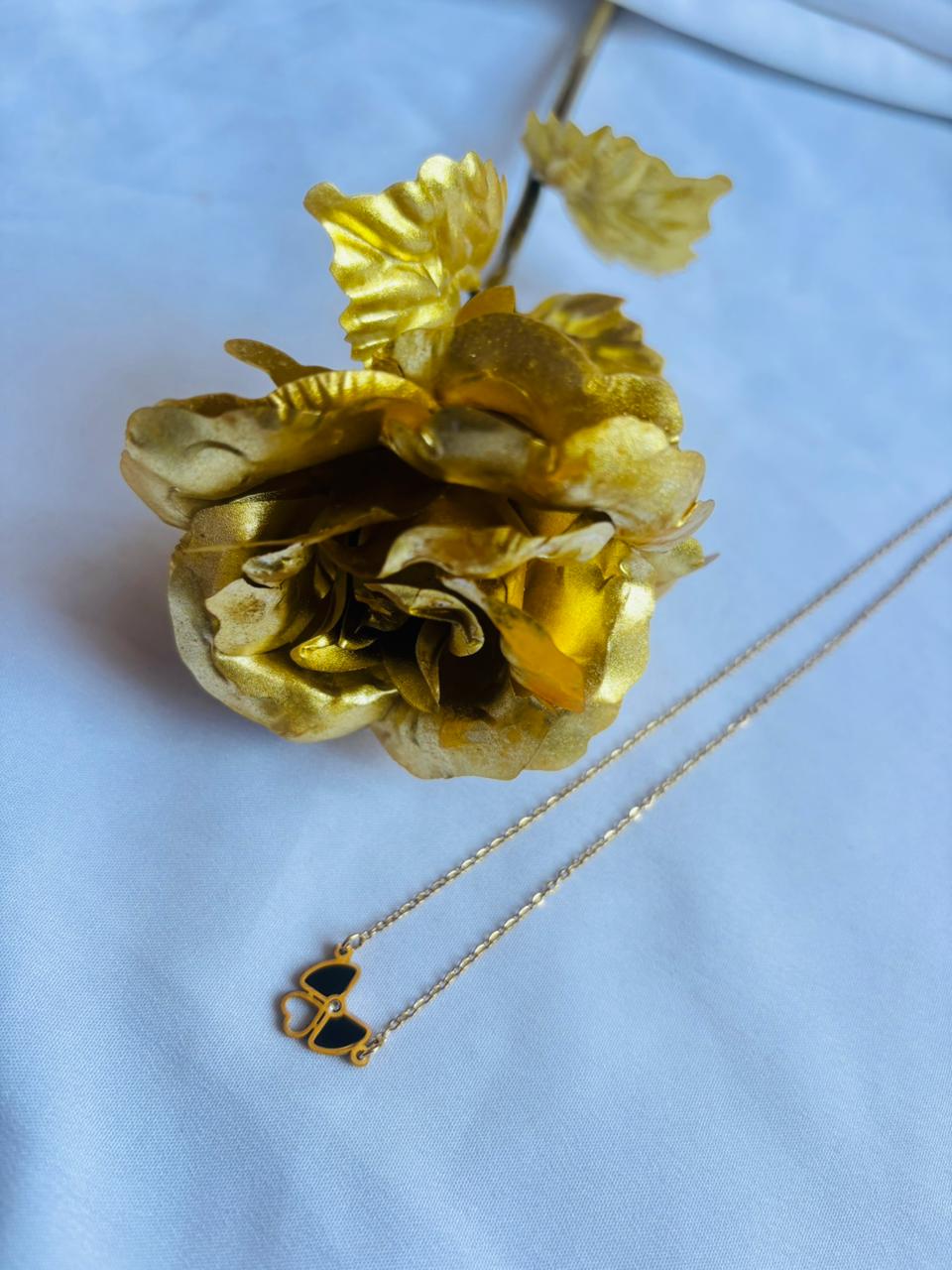 bow neckchain