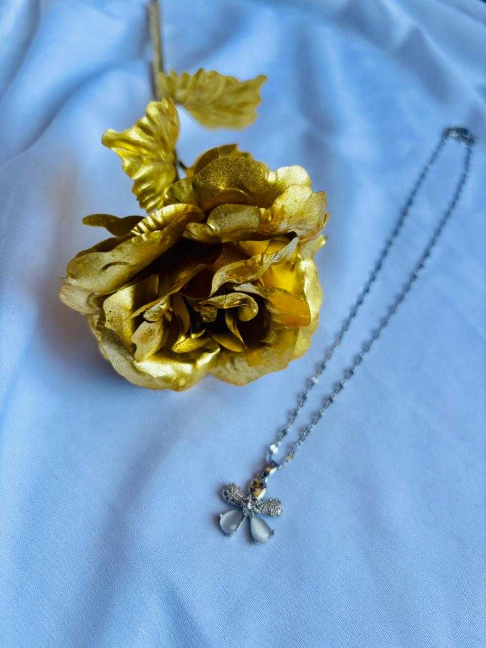 flower neckchain