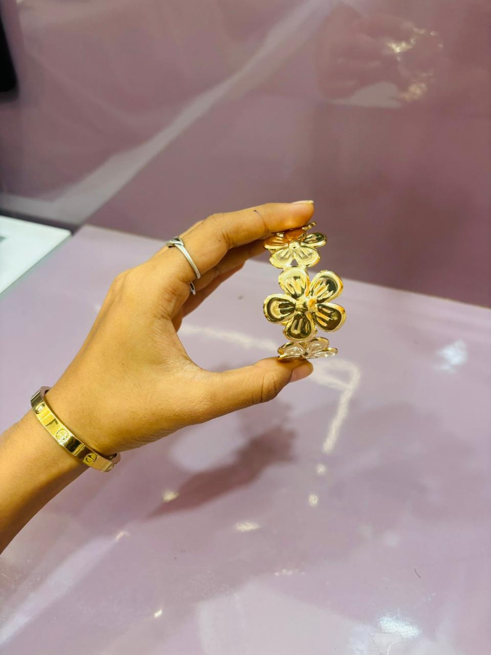 Big flower kada