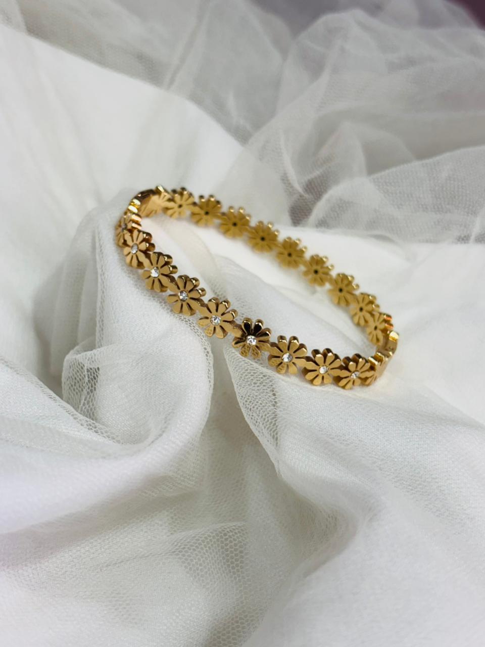 Flower chain kada