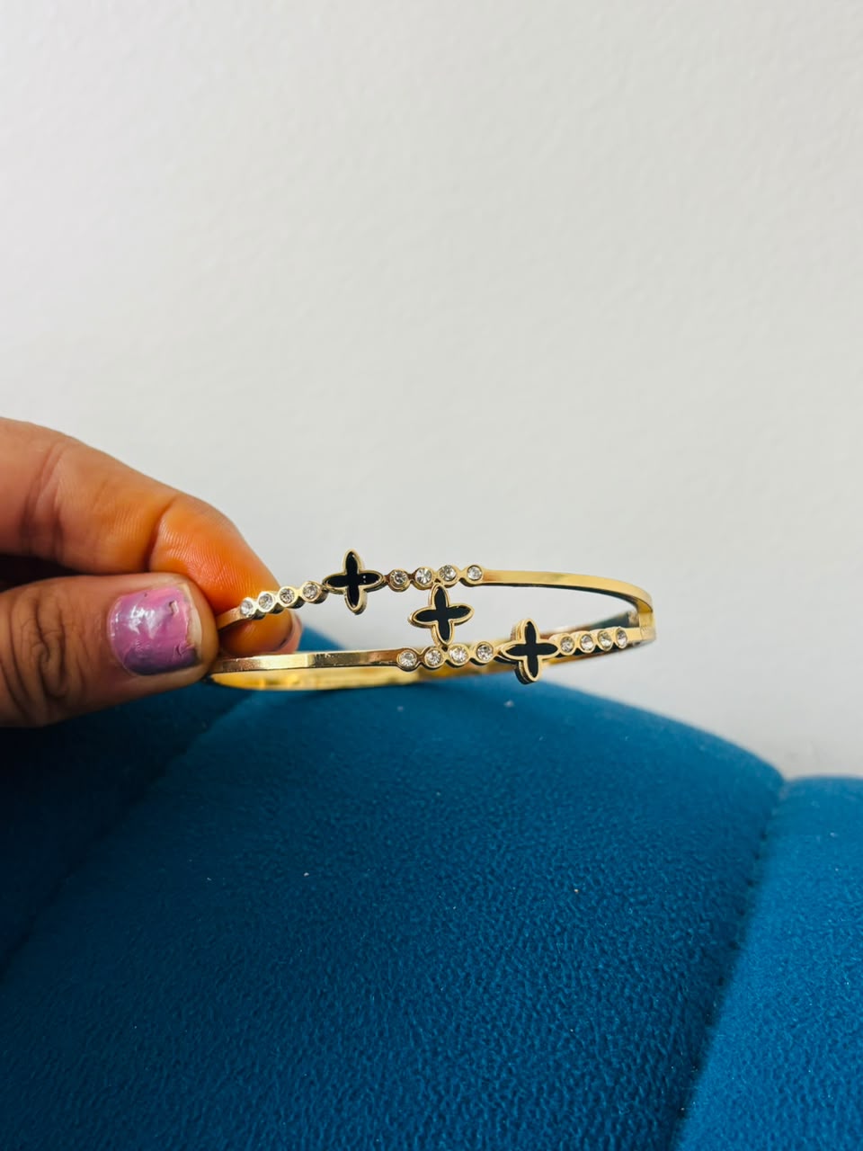 Sparkle clover kada